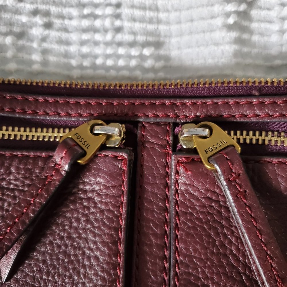 🍒 FOSSIL crossbody - Picture 3 of 16
